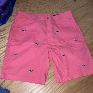 Vineyard vine printed breaker short